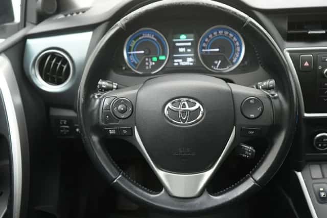 Toyota Auris (2014) thumbnail 5