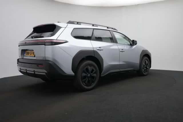 Toyota bZ4X (2026) thumbnail 2