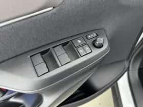 Toyota Yaris_Cross (2024) thumbnail 22