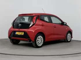 Toyota Aygo (2021) thumbnail 2