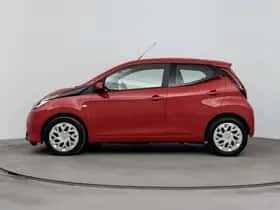 Toyota Aygo (2021) thumbnail 3