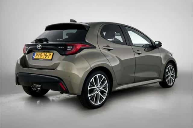 Toyota Yaris (2025) thumbnail 2