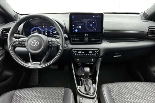 Toyota Yaris (2025) thumbnail 4