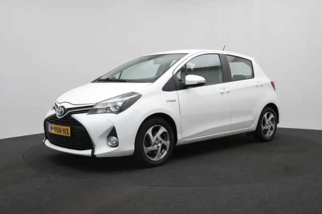 Toyota Yaris (2015) thumbnail 1