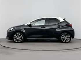 Toyota Yaris (2021) thumbnail 3