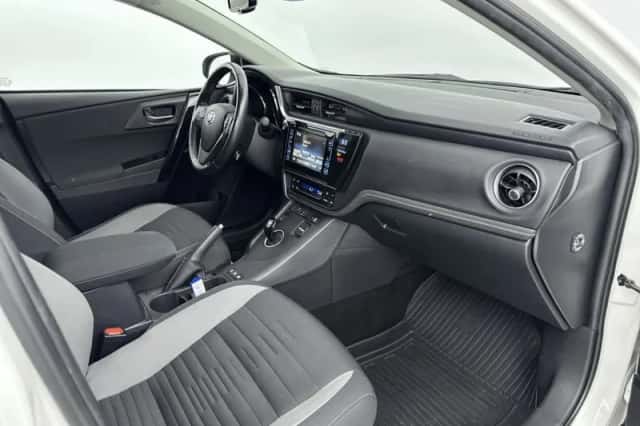 Toyota Auris (2019) thumbnail 6