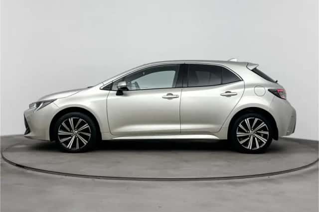 Toyota Corolla (2022) thumbnail 3