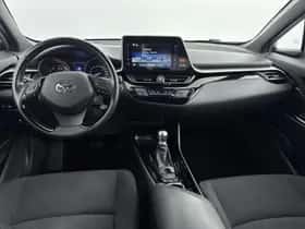 Toyota C-HR (2020) thumbnail 4