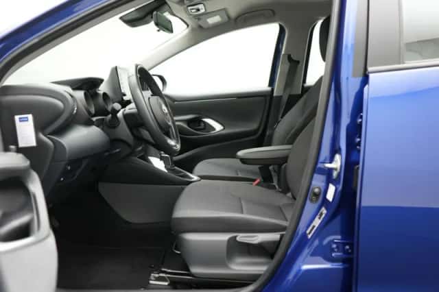 Toyota Yaris (2022) thumbnail 6