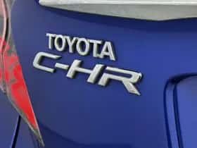 Toyota C-HR (2017) thumbnail 19