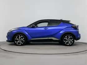 Toyota C-HR (2017) thumbnail 3