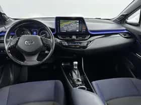Toyota C-HR (2017) thumbnail 4