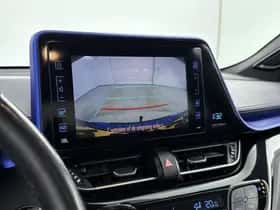 Toyota C-HR (2017) thumbnail 8