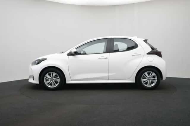 Toyota Yaris (2024) thumbnail 3