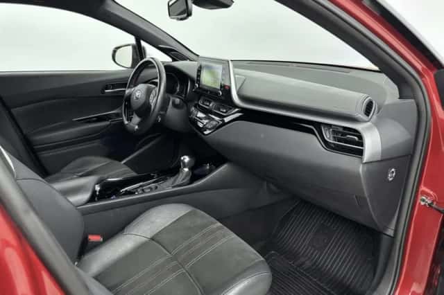 Toyota C-HR (2021) thumbnail 6