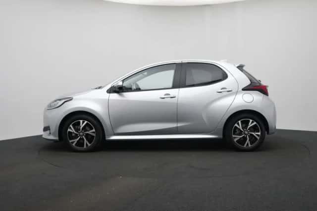 Toyota Yaris (2024) thumbnail 3