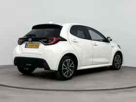 Toyota Yaris (2021) thumbnail 2