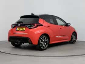 Toyota Yaris (2020) thumbnail 2