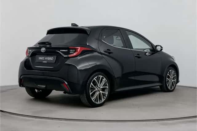 Toyota Yaris (2022) thumbnail 2