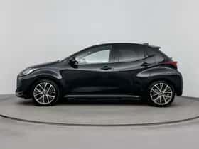 Toyota Yaris (2022) thumbnail 3