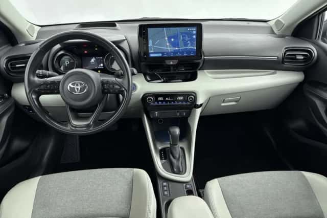 Toyota Yaris (2022) thumbnail 4