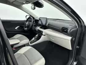Toyota Yaris (2022) thumbnail 6