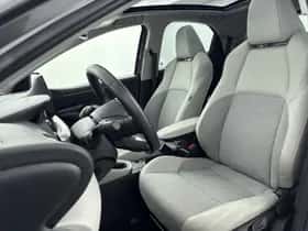 Toyota Yaris (2022) thumbnail 17