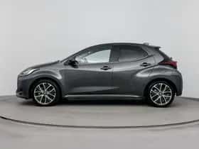 Toyota Yaris (2022) thumbnail 3