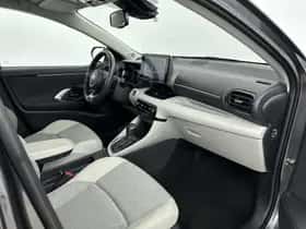 Toyota Yaris (2022) thumbnail 7