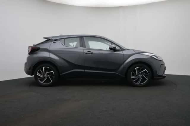 Toyota C-HR (2022) thumbnail 4
