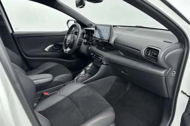 Toyota Yaris (2023) thumbnail 6