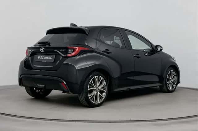 Toyota Yaris (2024) thumbnail 2
