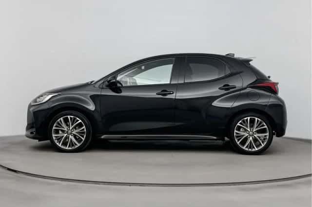 Toyota Yaris (2024) thumbnail 3