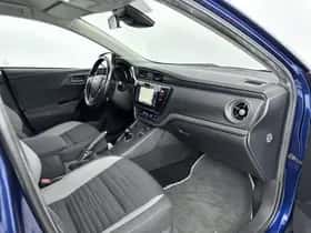 Toyota Auris (2019) thumbnail 6