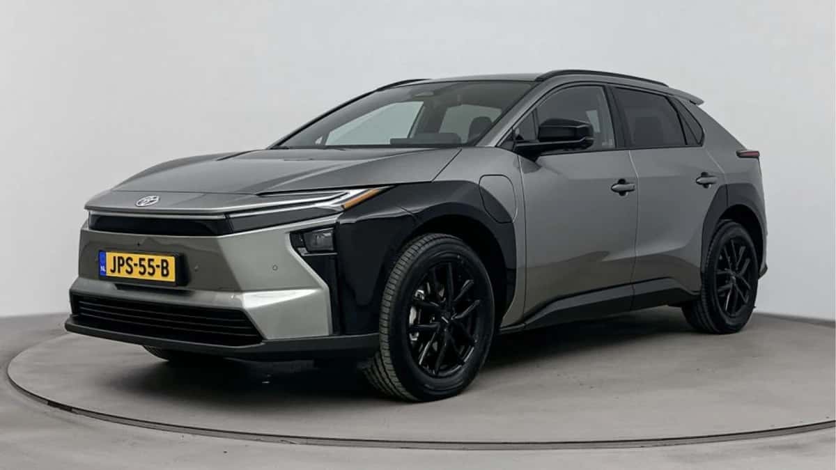 Toyota bZ4X (2026) — foto 1