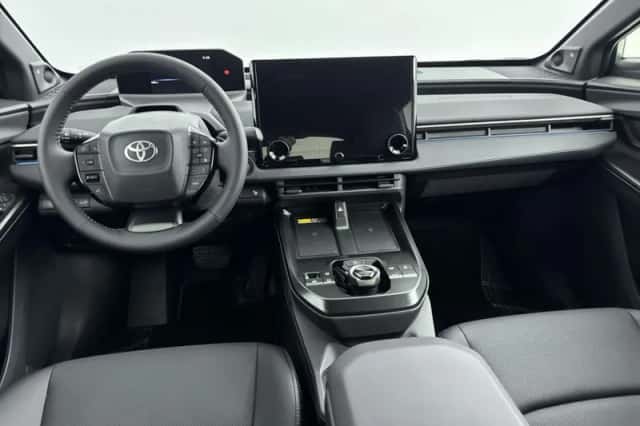 Toyota bZ4X (2026) thumbnail 5