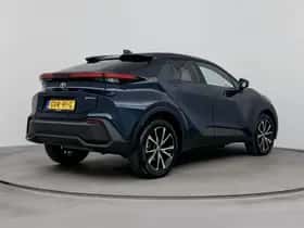 Toyota C-HR (2024) thumbnail 2