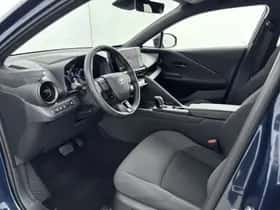 Toyota C-HR (2024) thumbnail 25