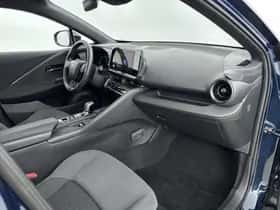 Toyota C-HR (2024) thumbnail 6