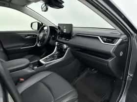 Toyota RAV4 (2023) thumbnail 6