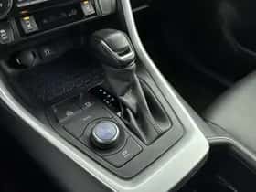 Toyota RAV4 (2023) thumbnail 10