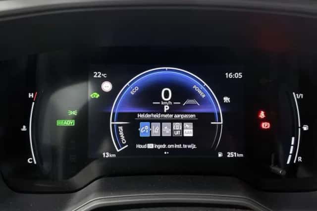 Toyota Corolla_Touring_Sports (2025) thumbnail 6