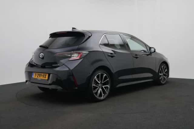 Toyota Corolla (2023) thumbnail 2
