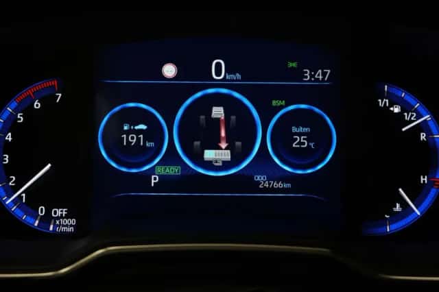 Toyota Corolla (2023) thumbnail 5