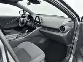 Toyota C-HR (2025) thumbnail 6