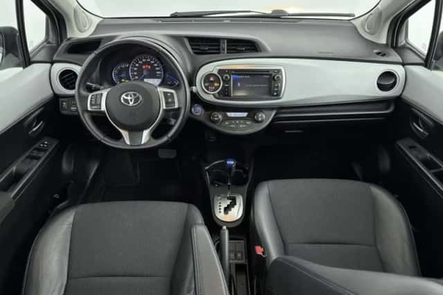 Toyota Yaris (2014) thumbnail 4