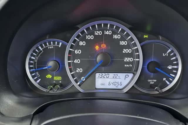 Toyota Yaris (2014) thumbnail 5