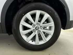 Toyota C-HR (2026) thumbnail 9