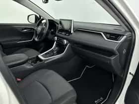 Toyota RAV4 (2020) thumbnail 6