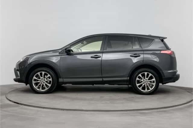Toyota RAV4 (2016) thumbnail 3